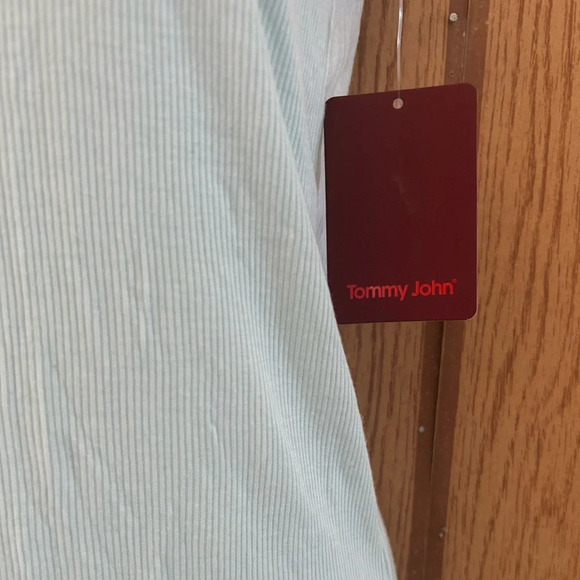 Tommy John beautiful tank top NWT size small - Picture 3 of 4